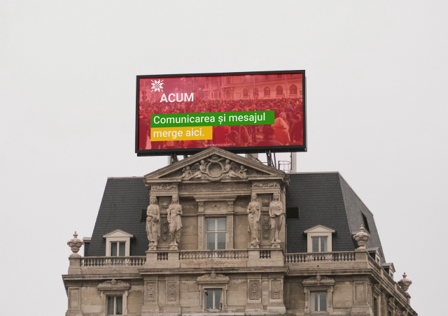 Billboard on Tenement Mockup2